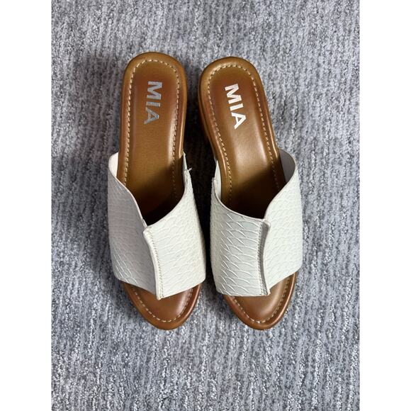 Mia Snakeskin Embossed Sandal In Ivory, Slip On, Size 6.5 - Picture 2 of 8